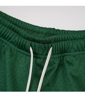 Pantalones cortos deportivos para hombre: Tejido ligero y transpirable con tecnología de secado rápido, perfecto para cualquier entrenamiento de alta intensidad - Product Image 4