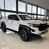 Toyota Hilux 4x4 double cabine 2024-2025 d'occasion, état impeccable, faible kilométrage