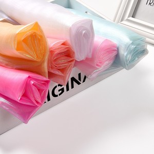 Tela láser <span class=keywords><strong>de</strong></span> color gasa <span class=keywords><strong>de</strong></span> cristal plana colorida tela <span class=keywords><strong>de</strong></span> red gasa <span class=keywords><strong>de</strong></span> seda brillante escenario traje joyería tela - Product Image 3