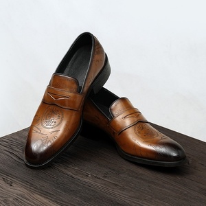 Zapatos Casuales de Cuero Genuino Antideslizantes Estilo Inglés para Hombre con Patrón Grabado, Zapatos de Cuero Transpirables para Negocios - Product Image 1