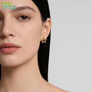 Boucles d'oreilles clous en laiton plaqué or véritable, design original, motif étoile et boule, fabrication sur mesure en gros, excellent choix pour les entreprises - Product Image 4