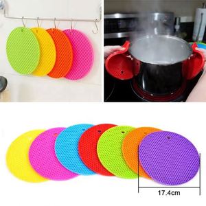 LA Kitchen - Mantel de silicona resistente al calor con diseño de panal para ollas calientes, alfombrilla protectora para encimera - Product Image 2
