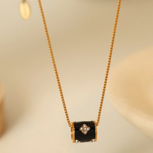 สร้อยคอเคลือบเงาแฟชั่น ชุบทอง ทำจากสแตนเลส สำหรับผู้หญิง - Product Image 3