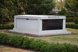 Unidades de Columbario y Mausoleo de Granito, Lápidas Exteriores de Estilo Americano Tradicional - Product Image 4