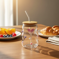 Gobelet en verre à forme ondulée avec couvercle en bambou et paille en verre, décor floral papillon 3D, tasse en verre réutilisable