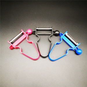 Set Multifunzione <span class=keywords><strong>3</strong></span>-in-1 in Acciaio Inox per Cucina, Nuovo Trituratore Manuale per Frutta e Verdura, Grattugia e Pelapatate - Product Image 3