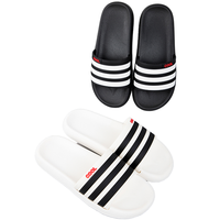 Pantoufles Plates d'Intérieur Extérieur en Gros, Sandales Décontractées Garçons et Hommes, Chaussures d'Été de Salle de Bain et de Maison pour Adolescents