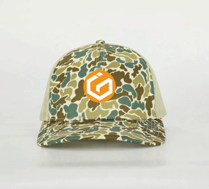 Logotipo de parche de cuero genuino personalizado Sombrero de camionero plano con estampado de camuflaje de 6 paneles Sombrero de camuflaje personalizado Gorra de malla - Product Image 1