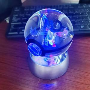 Vente directe d'usine, boule de <span class=keywords><strong>cristal</strong></span> de 5 cm, lumière nocturne 3D en forme de Poké Ball, articles promotionnels, boule de verre laser 3D pour cadeau d'enfant - Product Image 1