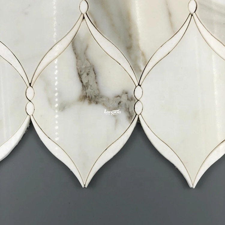 Le mur de plancher de marbre de mosaïque de jet ;eau de feuille beige a dégringolé la tuile de mosaïque en forme de feuille de