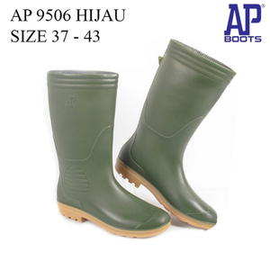 รองเท้าบูท AP 9506 GREEN มีพื้นรองเท้าชั้นกลางทำจาก PVC สีเขียวสดใส ผสมผสานโครงสร้างที่ทนทานเพื่อให้ความสบายและประสิทธิภาพสูง - Product Image 3
