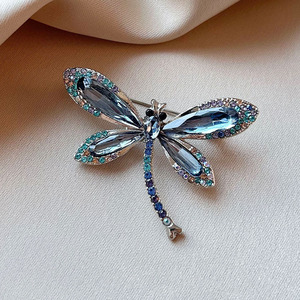Nova Chegada: Broche de Borboleta em Liga e Vidro, Inspirado no Luxo, para Transmissões ao Vivo, Chique e Elegante sem Esforço, com Estilo Único e Tema de Inseto - Product Image 3