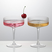 Copas de Cóctel Elegantes de Diseño Clásico Vintage de 300 ml, con Borde Acordonado, Aptas para Alimentos, Libres de BPA, Ecológicas, con Tallo Largo, para el Hogar y Fiestas