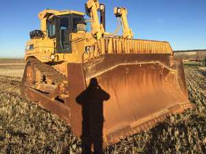 Bulldozer sobre orugas D10N D8K usado en condiciones casi nuevas a bajo precio Bulldozer D8R D7R de segunda mano en China para la venta - Product Image 2