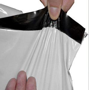 Bolsas de Correo de Polietileno Blancas con Logotipo Personalizado, Fabricación de Bolsas de Polietileno Mate con Impresión de Logotipo, Bolsa de Correo para Ropa, Embalaje de Envío por Mensajería - Product Image 6