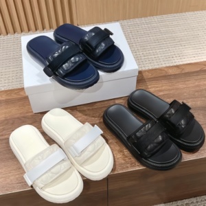 2026 New Premium Pink Quilted Platform Slides Brown Accent Comfortable Casual Summer Slippers - Product Image 2