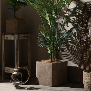 Pot de fleurs moderne en fibre de verre, style simple, motif <span class=keywords><strong>bois</strong></span>, polyvalent, <span class=keywords><strong>sur</strong></span> <span class=keywords><strong>pied</strong></span>, pour la maison et le jardin, jardinière unique faite à la main - Product Image 1