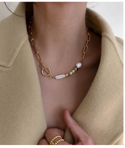 Collar Grueso de Perlas Naturales Barrocas con Cadena de Eslabones Asimétricos Chapados en Oro para Mujer, Joyería para Regalo - Product Image 5