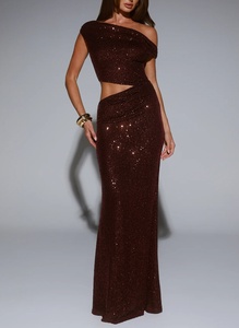 Abito da sera lungo sexy bordeaux con glitter, scollo a barca, cut-out, elegante per feste, balli di fine anno, matrimoni e occasioni speciali - Product Image 4