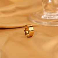 Chris april 316L acier inoxydable PVD plaqué or 18 carats fleur de naissance minimaliste bande épaisse soulagement du stress anxiété bague