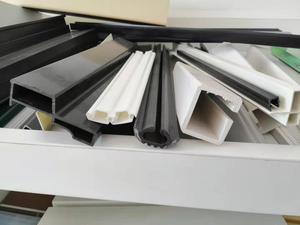 Profils de tuyaux rectangulaires en <span class=keywords><strong>PVC</strong></span> personnalisés, tuyaux rectangulaires en plastique <span class=keywords><strong>PVC</strong></span>, profilés en plastique extrudé - Product Image 4