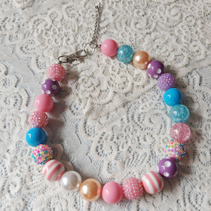 Collar de cuentas acrílicas de diamantes de imitación coloridas, cadena para perros con cuentas de <span class=keywords><strong>chicle</strong></span>, joyería para mascotas, accesorios de collar para gatos y perros con cuentas de plástico. - Product Image 5