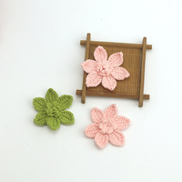 Vente en gros de fleurs à six pétales en crochet écologiques faites à la main de 6 cm, motif coloré, patch tricoté, décoration pour vêtements, chapeaux, ornements de couture
