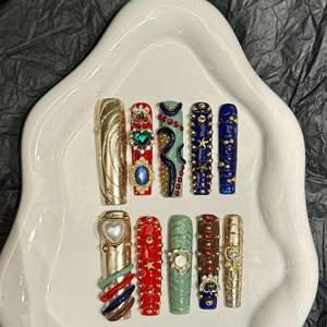 Ongles Press-on Faits Main Émeraude Impériale & Relief Baroque Doré, Ongles Bijoux Style Palais de Luxe Vente en Gros - Product Image 3