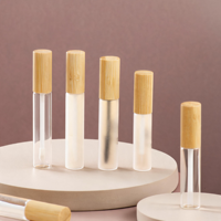 Écouteurs sans fil mini portables au design tendance et confortable, idéaux pour l'entraînement, le bureau et les trajets quotidiens, en forme de tubes de brillant à lèvres