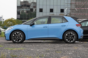 Volkswagen <span class=keywords><strong>ID3</strong></span> 2025 Edición Smart Enjoy, Hatchback Eléctrico de 5 Plazas, Volante a la Izquierda, Vehículo Usado/Nuevo, Autonomía de 401-500 km, 100-150 kW - Product Image 4