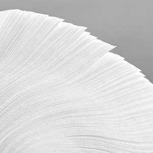 กระดาษเช็ดเครื่องดื่มแบบ 1 ชั้น ขนาด 9 x 9 นิ้ว พับ 1/4 ส่วน สีขาว [4,000 ชิ้น] - Product Image 5