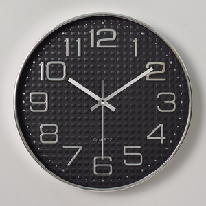 Horloge murale créative à l'échelle numérique tridimensionnelle à quartz silencieux en plastique pour salon vente en gros - Product Image 4