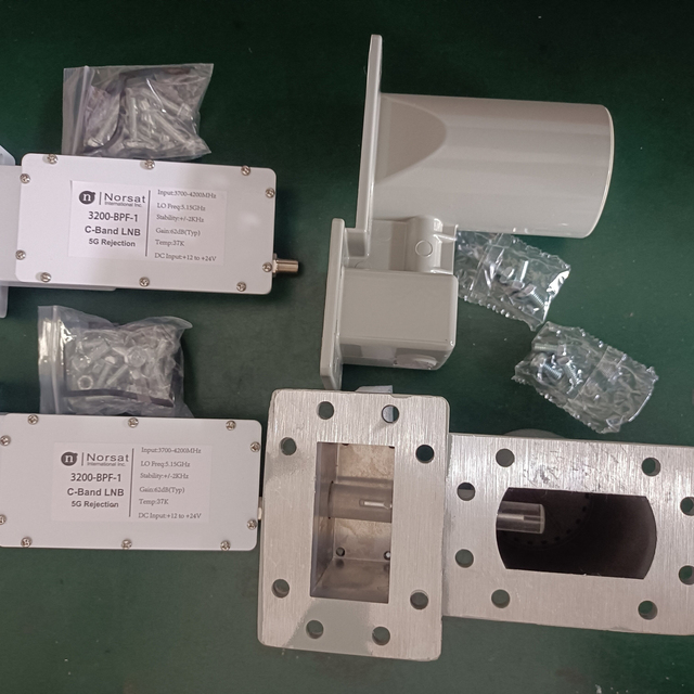 5G C Band LNB 3.7-4.2GHz with Polarity Feedhorn Set
