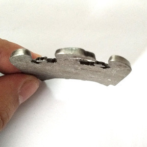 Etiqueta de aleación de zinc con águila en relieve 3D de 50x50 mm, etiqueta de estaño antigua para botellas de vino - Product Image 2