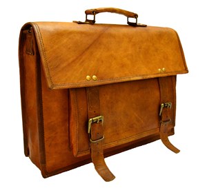 Vente en gros de sacs à bandoulière en cuir véritable faits à la main en cuir véritable avec logo personnalisé - Product Image 1