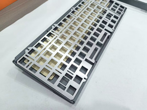 Tùy chỉnh CNC cơ khí Bàn phím chơi game cho trường hợp nhôm & Brass bộ phận dây EDM chuốt kỹ thuật - Product Image 4