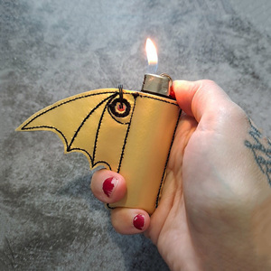 Estuche Creativo para Encendedor con Forma de Murciélago, Funda Protectora de Cuero PU para Encendedor, Llavero, Bolsa para Encendedor - Product Image 1