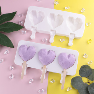 Heart-Shaped Ice Cream Mold 3-Piece Silicone Popsicle Mold For Valentine's Day Chocolate DIY Baking - Product Image 1