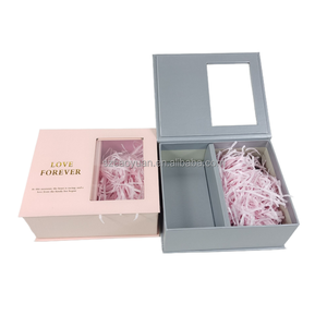 Le coppie personalizzate all'ingrosso favoriscono la confezione <span class=keywords><strong>regalo</strong></span> giocattoli di profumo di lusso candela di fiori scatola di carta cosmetica con finestra in PVC trasparente - Product Image 1
