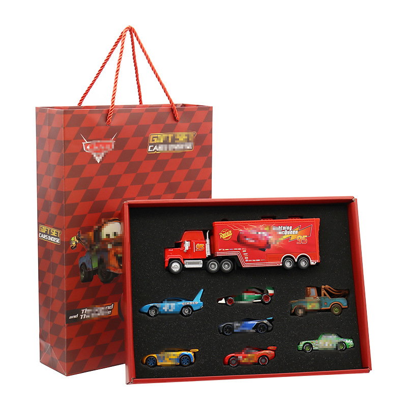 8 Gift Boxes