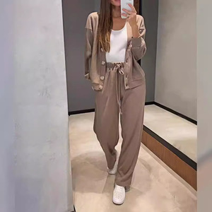Nuevo Conjunto Deportivo Informal y Cómodo de Otoño, Pantalones y Chaqueta de Punto - Product Image 2