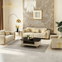 Ensemble de canapés de salon en velours crème, capitonné, en forme de U, avec cadre doré et coussins rayés, moderne, 3+2+1 places, pour hôtel et villa