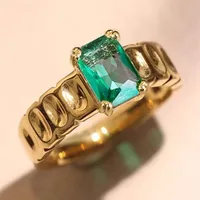 ZhuQian Groothandel Luxe Fruit Groene Vierkante Zirkoon Ringen voor Vrouwen Goudkleurige Punch Concave Design Party Sierlijke Mode-sieraden