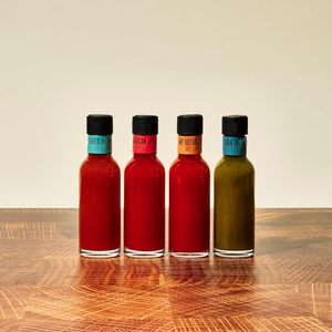 Set de Regalo de Salsas Picantes Estilo Mexicano Smokehouse Thoughtfully Global, 4 Sabores de Inspiración Internacional: Puerto Rico, Cuba - Product Image 3