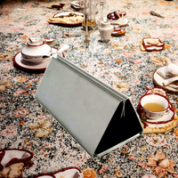 Support de menu triangulaire en métal de haute qualité et pratique de la chine avec une plaque de métal lourd à l'intérieur