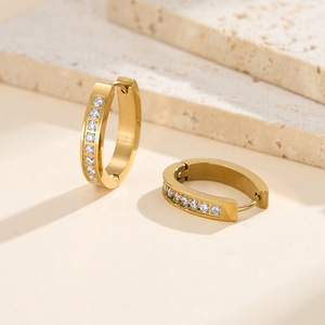 Pendientes de Aro Huggie de Lujo de Acero Inoxidable con Circonitas Pavé, Chapados en Oro de 18K, Geométricos, Joyería para Mujer - Product Image 6
