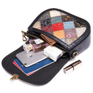 Bolso bandolera de cuero genuino AndoBag para mujer, estilo étnico, acolchado, con parches, bolso de hombro. - Product Image 3
