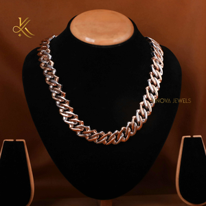 Chaîne de cou hip-hop haut de gamme ornée de diamants moissanite étincelants pour une brillance exceptionnelle et une mode urbaine moderne. - Product Image 6