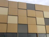 Revêtement en aluminium à texture de pierre imitation, panneau de façade en aluminium anti-corrosion pour projet de construction commerciale