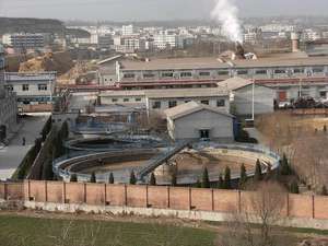 Polímero de alto rendimiento de poliacrilamida catiónica (CPAM) soluble en agua 100% para la deshidratación eficiente de lodos de aguas residuales municipales - Product Image 6